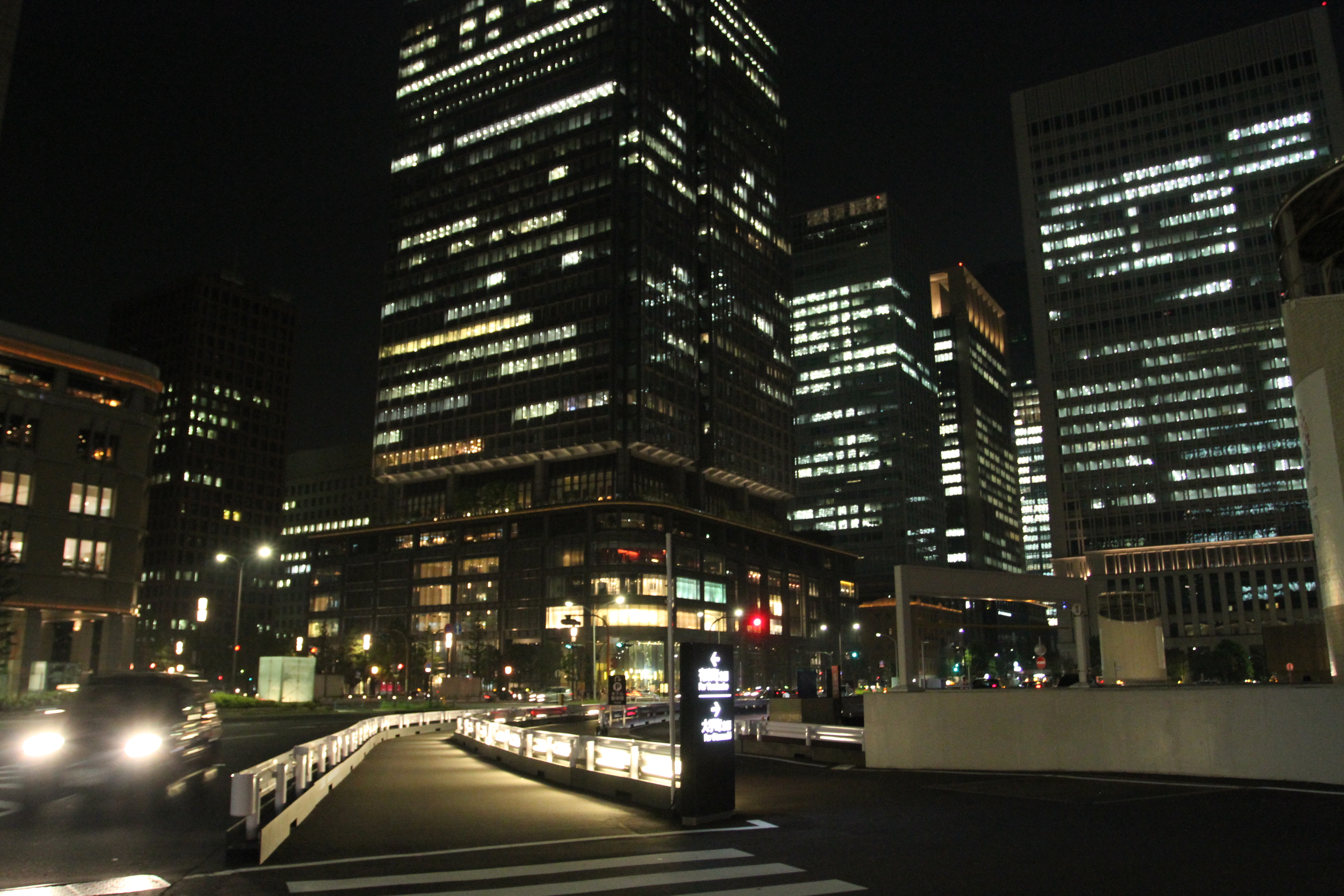 Atmosféra nočního Tokia je úchvatná ...